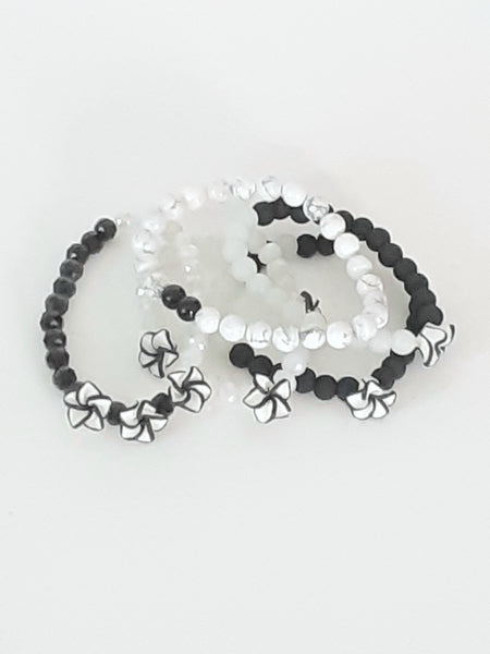 Black & white All Glass Bead Bracelet